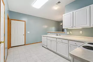 7343 Derby Ln, Shakopee, MN 55379 - Photo 11