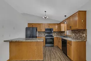 445 13th Ave S, Sauk Rapids, MN 56379 - Photo 5