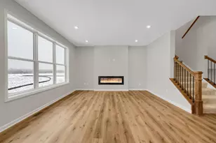 1943 Sparrow Dr, Shakopee, MN 55379 - Photo 5