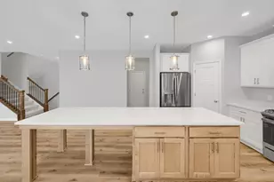 1943 Sparrow Dr, Shakopee, MN 55379 - Photo 9