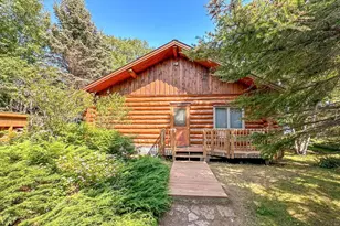 405 Cliffhouse Rd, Lutsen Township, MN 55612 - Photo 1