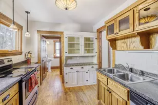 1002 Earl St, Saint Paul, MN 55106 - Photo 7