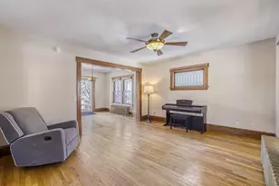 1002 Earl St, Saint Paul, MN 55106 - Photo 5