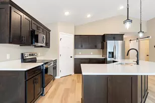 14518 Lynndale Dr, Baxter, MN 56401 - Photo 9