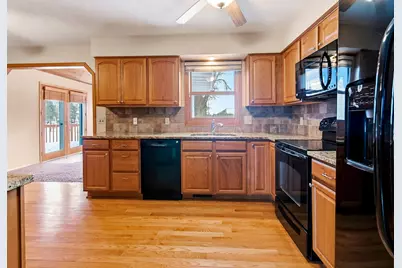 205 Linden Place S, Northfield, MN 55057 - Photo 3