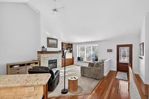 8336 Suffolk Dr, Chanhassen, MN 55317 - Photo 11