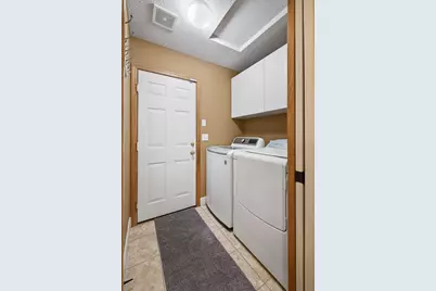 8336 Suffolk Drive, Chanhassen, MN 55317 - Photo 25