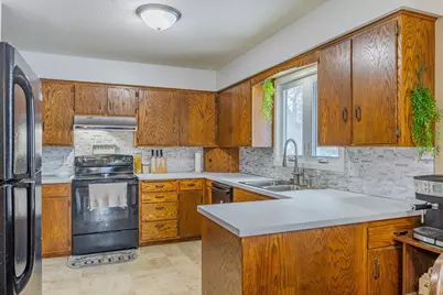 609 E 8th Street, Winthrop, MN 55396 - Photo 5