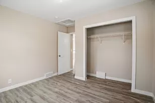 1008 W 89th St, Bloomington, MN 55420 - Photo 7