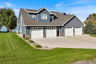 112 S Sunrise St, Hendricks, MN 56136 - Photo 3