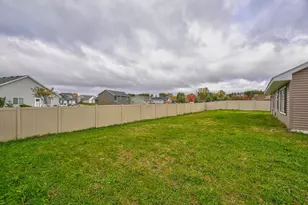 1343 Creekwood Dr, New Richmond, WI 54017 - Photo 61