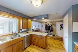 824 Minnie Maddern St, Albert Lea, MN 56007 - Photo 9