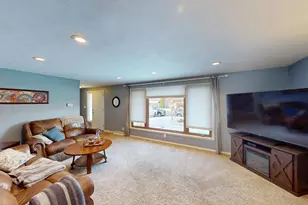 824 Minnie Maddern St, Albert Lea, MN 56007 - Photo 5