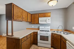 4202 Sylvia Ln S, Shoreview, MN 55126 - Photo 17