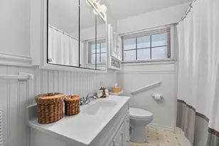 10318 York Ln, Bloomington, MN 55431 - Photo 3