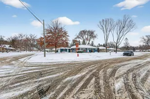 10318 York Ln, Bloomington, MN 55431 - Photo 11