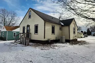 820 6th St SW, Pipestone, MN 56164 - Photo 3