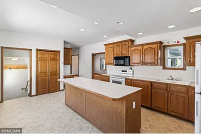 12199 Lesueur Avenue, Montgomery, MN 56069 - Photo 9