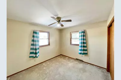 215 N Swain Street, Redwood Falls, MN 56283 - Photo 17