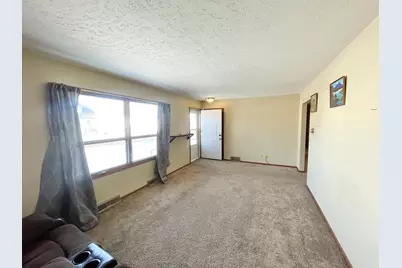 215 N Swain Street, Redwood Falls, MN 56283 - Photo 7