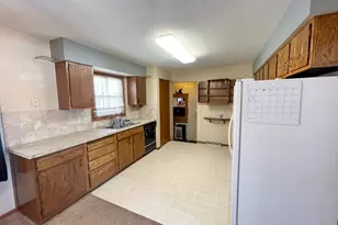 215 N Swain St, Redwood Falls, MN 56283 - Photo 13