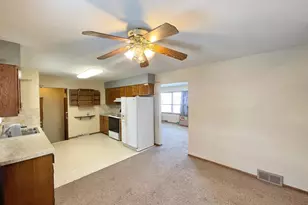 215 N Swain St, Redwood Falls, MN 56283 - Photo 11