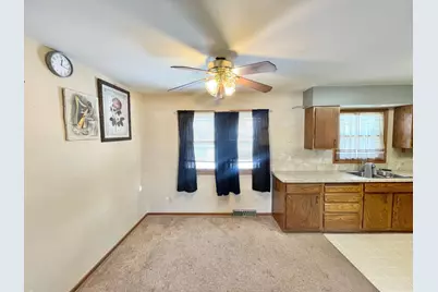 215 N Swain Street, Redwood Falls, MN 56283 - Photo 9