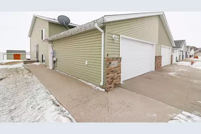 4812 51st Avenue S, Fargo, ND 58104 - Photo 3