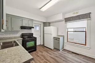 1045 Magnolia Ave E, Saint Paul, MN 55106 - Photo 11