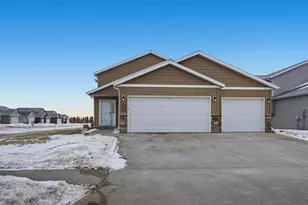 3053 38th Ave S, Moorhead, MN 56560 - Photo 1