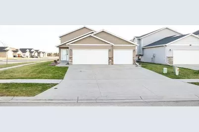 3053 38th Avenue S, Moorhead, MN 56560 - Photo 3