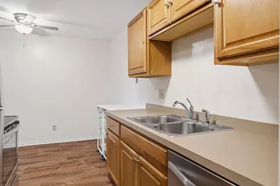 2800 Hamline Avenue N #317, Roseville, MN 55113 - Photo 9