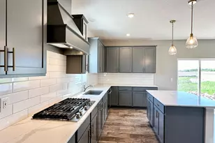 1504 Clover Preserve Wy, Chaska, MN 55318 - Photo 7