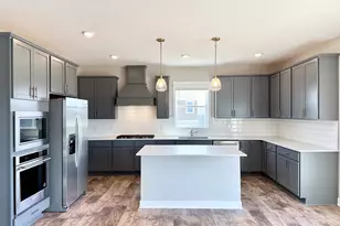 1504 Clover Preserve Wy, Chaska, MN 55318 - Photo 3