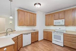 5225 Grandview Square, Edina, MN 55436 - Photo 5