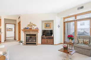 5225 Grandview Square, Edina, MN 55436 - Photo 5