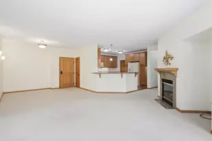 5225 Grandview Square, Edina, MN 55436 - Photo 3