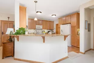 5225 Grandview Square, Edina, MN 55436 - Photo 7