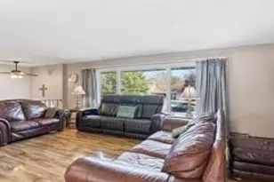 417 S Park Ln, Le Sueur, MN 56058 - Photo 5