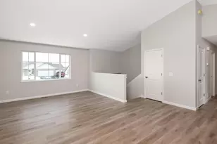 907 Emily Ct NE, Montgomery, MN 56069 - Photo 5