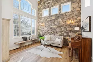 9176 Cold Stream Ln, Eden Prairie, MN 55347 - Photo 5