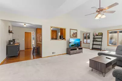 1887 Lakewood Drive N, Maplewood, MN 55109 - Photo 9