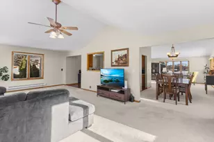 1887 Lakewood Dr N, Maplewood, MN 55109 - Photo 7