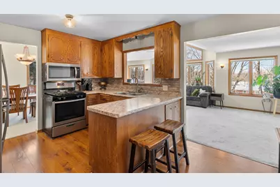 1887 Lakewood Drive N, Maplewood, MN 55109 - Photo 11