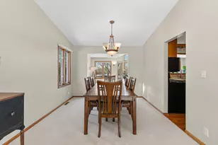 1887 Lakewood Dr N, Maplewood, MN 55109 - Photo 5