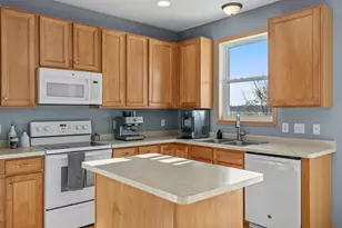 10305 41st Pl NE, Saint Michael, MN 55376 - Photo 3