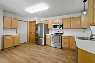 763 Lake Ridge Dr, Woodbury, MN 55129 - Photo 7