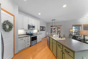 3262 Oak View Dr, Woodbury, MN 55129 - Photo 1