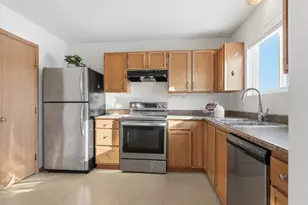 13098 Murdock Terrace, Eden Prairie, MN 55347 - Photo 5