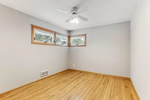 10833 Toledo Ave S, Bloomington, MN 55437 - Photo 15